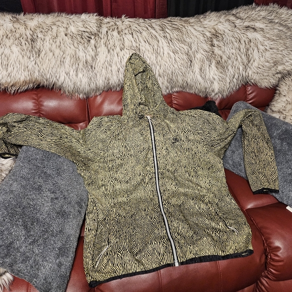 Nike Windbreaker - Picture 1 of 7